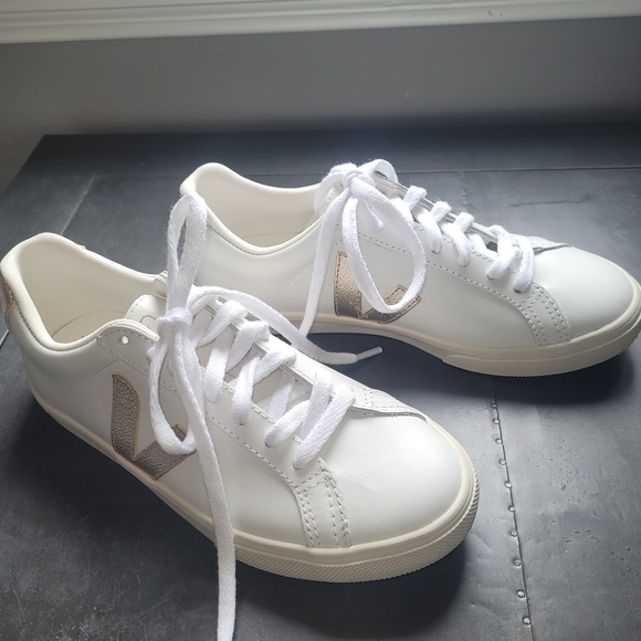 Veja Esplar White and Rose Gold Metallic Platine Size US 4 men  = US 5.5/6 women - Picture 4 of 7